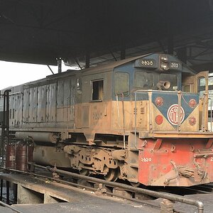 Lok 2613 im Bahnbetreibswerk Dhaka/Kamalapur
8727