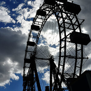 DSC 0283 Riesenrad mit wolken
