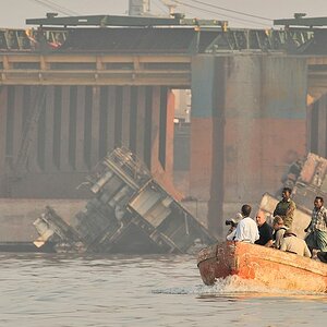 Im Rettungsboot in Chittagong
6425