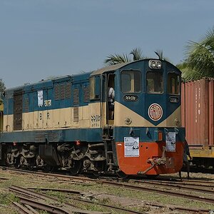 2208 im Güterbahnhof von Chittagong
3876