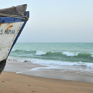 Irren-Ist-Menschlich-Boot am Strand von Grand Popo
6824