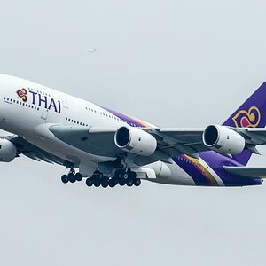 Airbus A380 der Thai beim Start in Frankfurt am Main.

Nikon D800 - Sigma 100-300