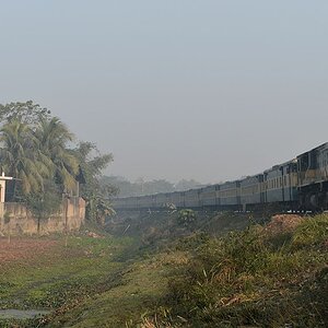2911 passiert bei Laksam einen Hindutempel
2023