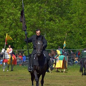 Ritter hoch zu Ross
Flachsmarkt Krefeld Linn 2013