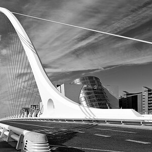 2130525 1307b sw Samuel Beckett Bridge Dublin
