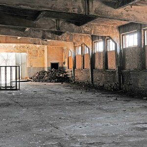 24 Autohalle