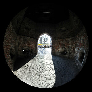 Fisheye-Aufnahme:
Sendlinger Tor in München, Ausblick aus dem Nordturm nach Süden im Frühjahr