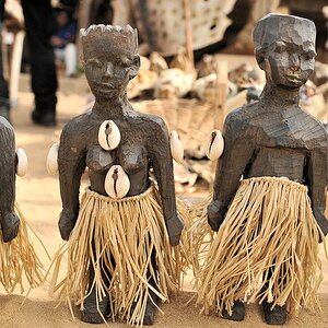 Puppen auf dem Fetischmarkt in Lomé 7663
