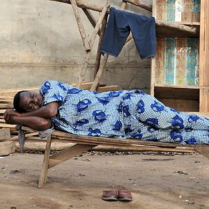 Verkäufer auf dem Fetischmarkt in Lomé 8463