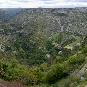 Cirque De Navacelles, Frankreich

D3100 mit AF 2.8/24 mm D; mehrere Hochkantbilder aus der Hand