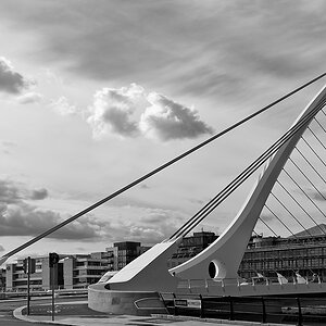 2130525 1302 sw Samuel Beckett Bridge Dublin 1000h