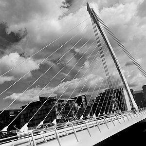 2130525 1318 sw Samuel Beckett Bridge Dublin 1000h