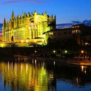 Die Kathedrale von Palma im Abendlicht