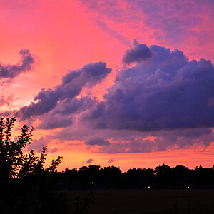 Der Himmel brennt.