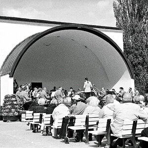 Zinnowitz

Exa 1b 50mm Ilford 200