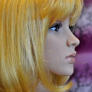 Evi blond