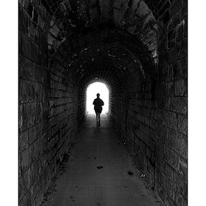Laeufer im Tunnel