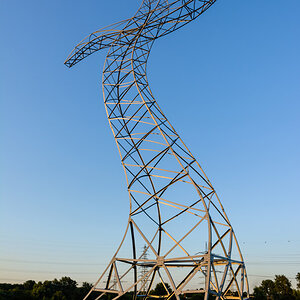 Tanzender Strommast 2