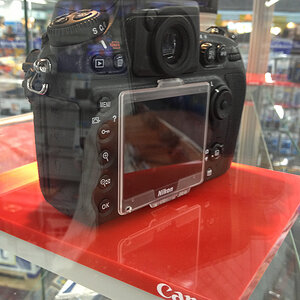 D800
