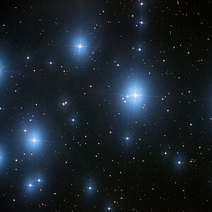 M 45 - NGC 1432 - Plejaden - Sternbild Stier
vom 07.09.2013 - Aufnahmeort Nordsachen - 203 mm Newton bei 1000 mm Brennweite auf einer HEQ5pro und der 