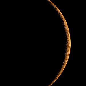 2 Tage nach Neumond

Celestron C8 Ultima PEC, Sigma AF 1,4x TC, Nikon D700; 1/2", ISO 200, SVA, 24. 3. 2012, 19° 03';