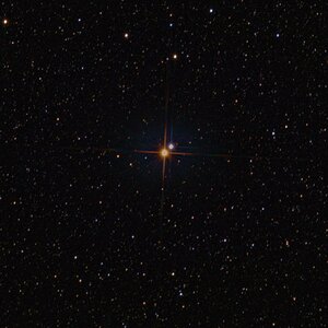 Doppelstern Albireo im Sternbild Schwan vom 03.10.2013
20 cm Newton auf HEQ 5-pro , Nikon D3200
16 Bilder zu je 60 Sekunden = 16m bei ISO 400
klare Si