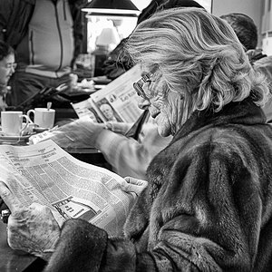 Zeitungsleser 05