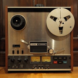 TEAC
A-3300SX