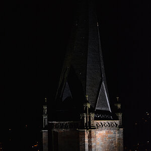 Kirchturm bei Nacht