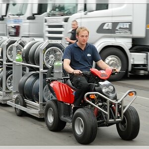Bilderkette - Fahrerlager