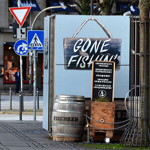 Mitten im Großstadtgewirr am Kleinen Kiel:
Ich bin dann mal weg...

Kiel 0231 fishing