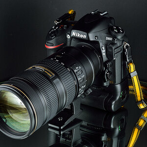 D800 mit Gurt klein 2