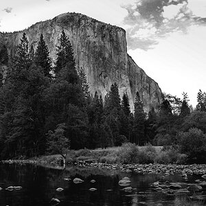 DSC 4617 Merced River und El Cap sw 1000