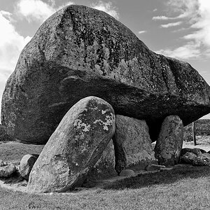 2130526 1477 sw Brownshill Dolmen 1024