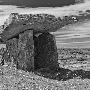 2130530 2150 sw Poulnabrone Dolmen Burren 1024