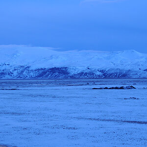 blaue Stunde im nordwestlichen Gletschertal des Eyjafjallajökull