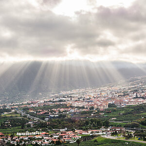 Sonnenstrahlen über dem Orotavatal, Tenerife