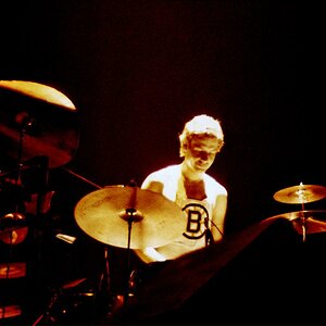 Genesis 1976 " A Trick Of The Tail" Tour -Konzert in Düsseldorf. Bill Bruford