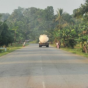 s123 Strasse nach Lambarene 3704