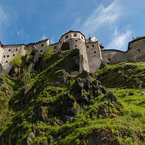 pan loket burg1