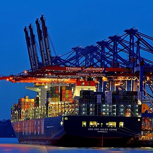 CMA CGM Jules Verne 019 DxOa k v
