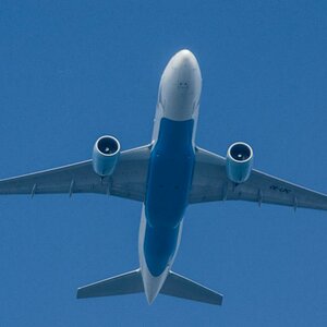 Im Anflug

Sigma AF APO 5,6/800mm D EX HSM + Kenko Teleplus pro 300 DGX 1,4x, D7000; ISO 640, 1/640", -0,3EV, Stativ; Effektive Blende: 8

Bikdbearbei
