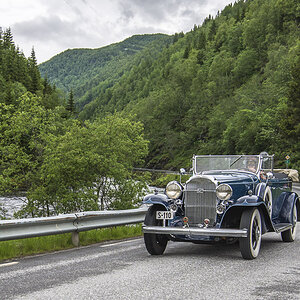 D712349