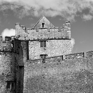 2130527 1543 sw Cahir Castle