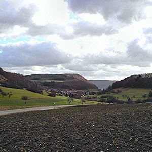 Straße nach Auendorf oberhald des alten Albaufstieges