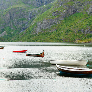 Boote im Ågvatnet