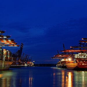 TS7 Waltershofer Hafen abends CSCL Star 029 DxO k v