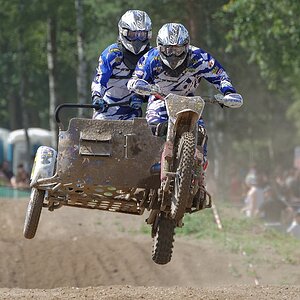Cross005