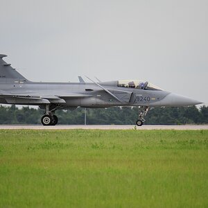 comp DSC 1556