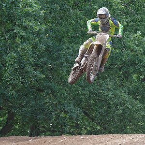 Cross009